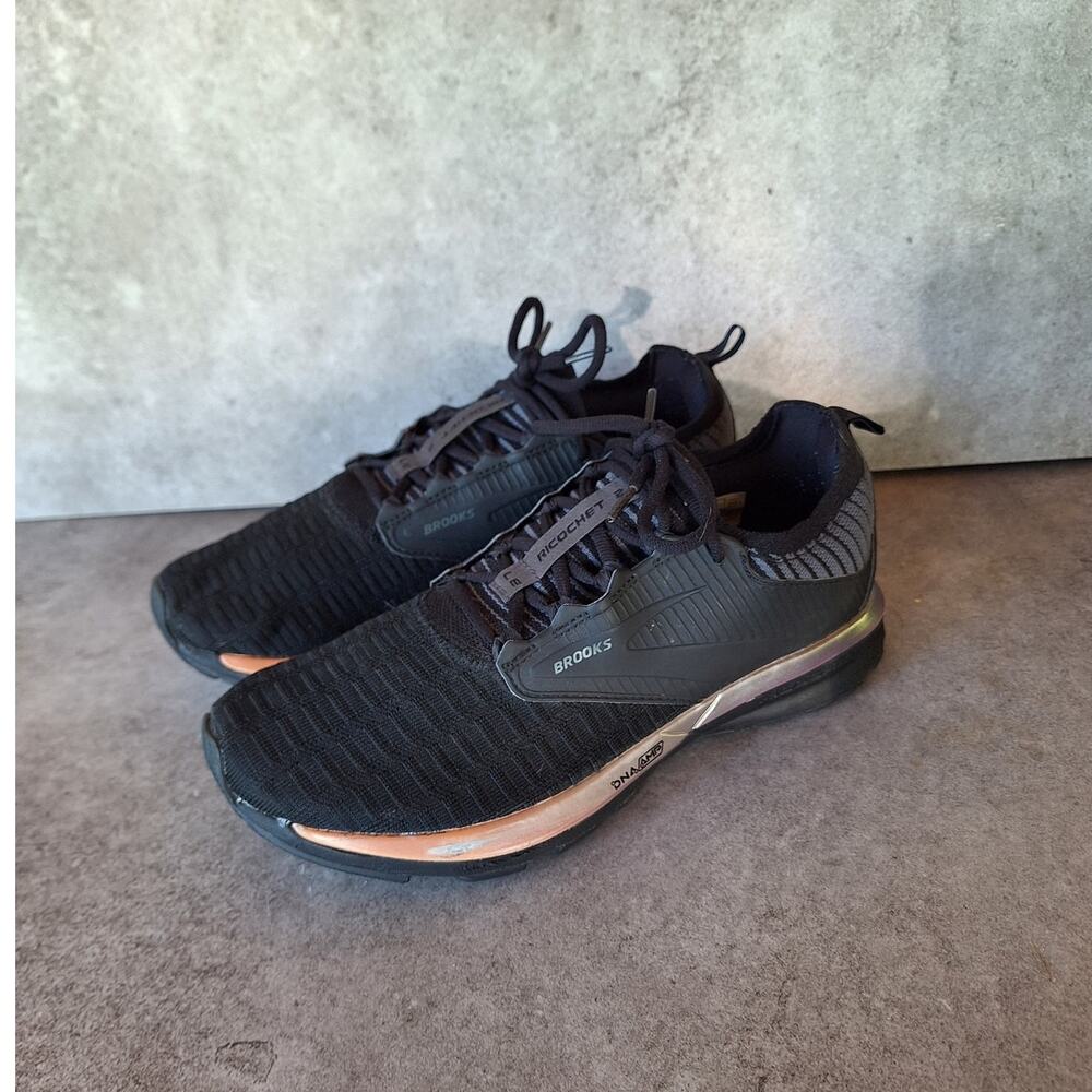 Brooks Ricochet 2 black/rose gold running shoes women's 8.5 stretchknit athletic